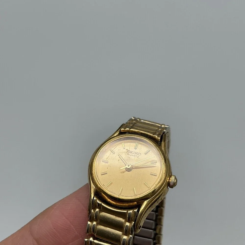 Vintage Seiko Womens Watch 20mm Gold Tone Stretch Bracelet 1N01-0E19 New Battery
